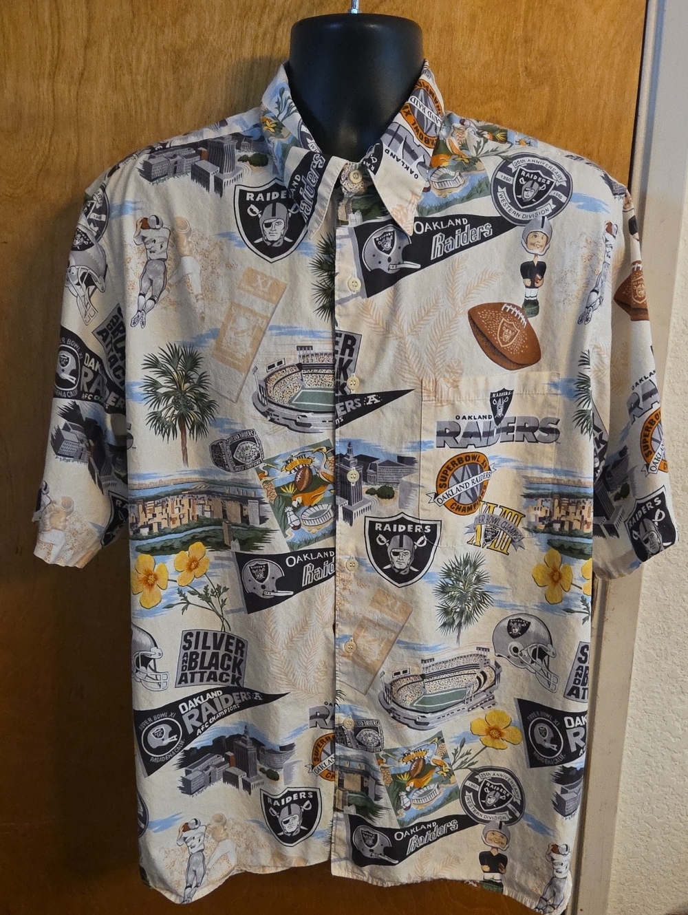 VTG RARE REYN SPOONER NFL Oakland Raiders Football Hawaiian Shirt Mens XL Jersey